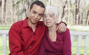 CHOC: Elle a 91 ans, il en a 31 et ils vivent une belle histoire d’amour ! Regardez