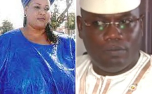 Encore Cheikh Abdou Bara Dolly dans ses frasques ! Le député insulte le président de la République avant d'asséner un uppercut à Ndiaye Ngom alias Laobé Macky