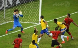 Résumé en vidéo: Brésil vs Mexique 0-0. Le sauvetage incroyable de Guillermo Ochoa (gardien mexicain)