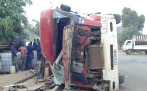Un camion chargé de phosphates se renverse à Linguère-Dahra : 1 mort et 2 blessés graves