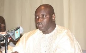 Ayant perdu trois parents dans un accident, les familles religieuses du Sénégal se bousculent au domicile du ministre Aly Ngouille Ndiaye pour le réconforter