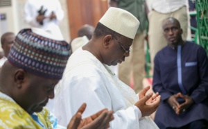 Tivaouane: Le Président Macky Sall au mausolée de Cheikh Seydi El hadji Malick Sy (Photos)