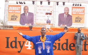 MAIRIE DE THIES : Idy tourne la page