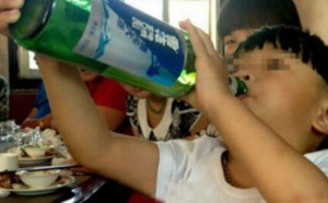 À deux ans, il est le plus jeune alcoolique du monde