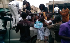 Photos - La Police arrête des partisans de Karim Wade qui offraient du “Ndogou” à Sandaga
