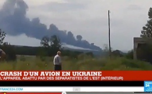 Vidéo: Les premières images de l’avion Malaysia Airlines qui s’est écrasé en Ukraine.