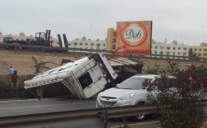 Accident : Un car "Ndiaga Ndiaye" s'encastre dans le pilier de la passerelle des Mariste