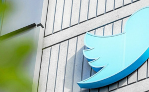 Twitter licencie «environ 50%» de ses employés dans le monde