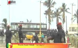 Vidéo - Regardez l'arrivée de Karim Wade au tribunal de Dakar 