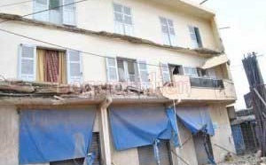 La dalle d'un bâtiment s'affaisse et blesse un maçon 