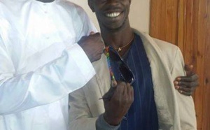 Buur Guewel pose avec son neveu Modou Mbaye 