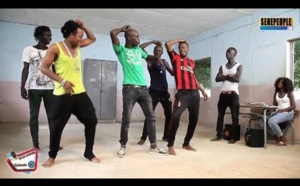 Modou Mbaye et Saf Té Nékh en pleine répétition pour le tournage de leur clip 