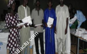 Mbeuleukhé : Djoloffactu prime 56 élèves et octroie 9 bourses d'études à des étudiants