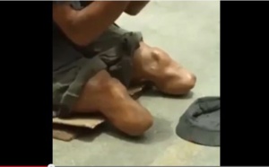 Insolite: Il y a toujours des mauvais et des bons mendiants. Regardez!