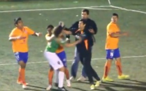 Vidéo: L’arbitre sort douze cartons rouges après une bagarre générale en Argentine