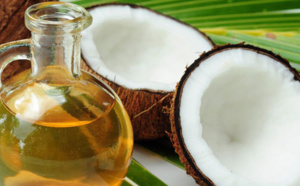 Pourquoi vous devriez nettoyer vos dents avec de l’huile de coco! les effets incroyables