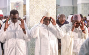 Tournée économique : le Chef de l’État Macky Sall a effectué la prière du vendredi à la Grande mosquée de Sédhiou.