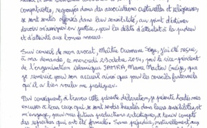 Déesse Major se dénude, s'agenouille et demande pardon 