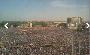 (IMAGES) Burkina Faso : la place de la nation prise d'assaut par les populations 