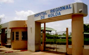 Hôpital Régional de Kolda : Le portail barricadé par les travailleurs pour empêcher le directeur d’y accéder