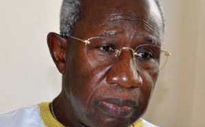 Iba Der Thiam : «Quand Diouf écrivait son livre, il n’était peut-être pas maître de lui-même comme cela lui arrive souvent»