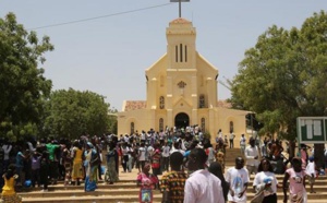 Chemin de croix à la Cité Soprim : Les catholiques de la communauté Saint Michel, rappellent les dures péripéties de Jésus-Christ