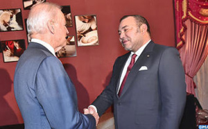 Entretien entre  le Roi du Maroc et  le Vice-Président américain à Fès