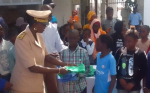 Port d'uniformes à l'école : Saint-Louis réceptionne un lot de 494 638 tenues scolaires