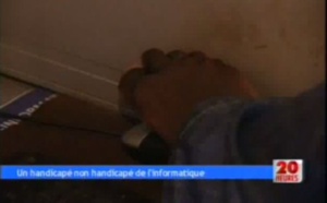 Vidéo: Handicapé, il manie parfaitement l’ordinateur avec ses pieds