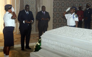 Recueillement de Macky Sall au mausolée de Omar Bongo