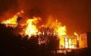 Depuis hier, à 14 heures, un impitoyable feu de brousse ravage le tapis herbacé du Ranch de Dolly