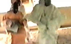Vidéo archive: Les doukates de Cheikh Bethio devant Serigne Saliou après lui avoir offert des boubous