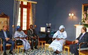 Photos - Mimi Touré dans ses habits de chef de la Mission d'observation des élections législatives de l'Ile Maurice