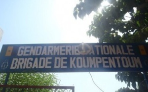Une foule en colère s’attaque à la Brigade de gendarmerie et réclame la tête du meurtrier