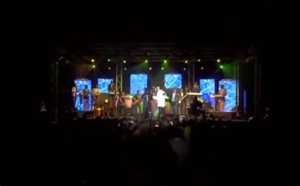 Vidéo-Wally Séck et Go Ndiaye enflamment la Place du souvenir!  Regardez