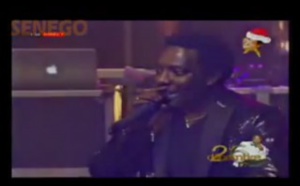 Video: Quand Mbaye Dieye Faye chante une chanson pour le mari de sa fille Fata
