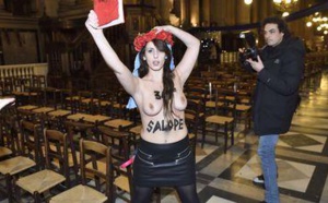 Une femme peut-elle montrer ses seins comme un homme son torse ?