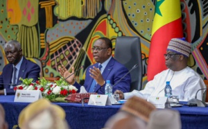 Photos/ Palais : Le président de la République, Macky Sall et les représentants des différentes entités participant au dialogue national