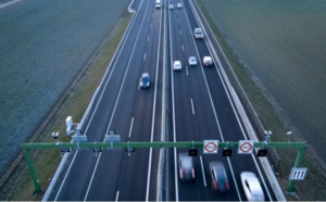 Un car de pèlerins calciné sur l’autoroute