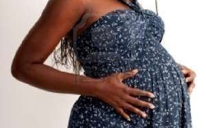 Vidéo- insolite: Il enceinte deux jumelles qui se ressemblent par méprise