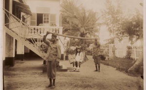 Transport en palanquin