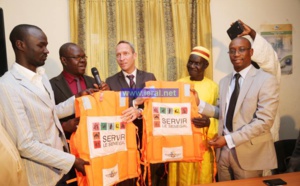 Sécurité en  mer :   La Fondation servir le Sénégal offre 200 gilets de sauvetage aux pêcheurs de Ouakam