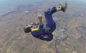 Il fait une crise d'épilepsie en plein saut en parachute