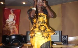  La Grande Diva toute ravissante dans sa tenue traditionnelle