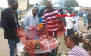 Fadel Barro et Malal Talla de Y en a marre avant leur arrestation à Kinshasa 