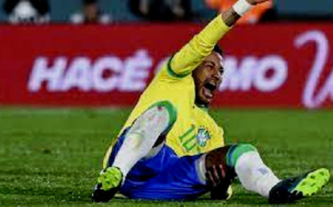 Football : La fédération brésilienne annonce une très grave blessure pour Neymar !