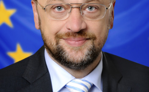 Martin Schulz du Parlement Européen à Macky Sall: «C’est la première fois que je vois un homme élu réduire de sa propre initiative son mandat, Vous êtes un exemple»