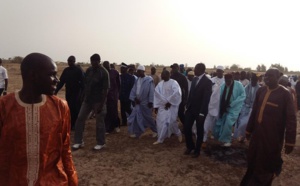 Pose de la première pierre de l’ISEG Bambilor:  Le maire Ndiagne Diop offre des tablettes à plus de 100 étudiants de sa localité