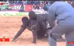 Eumeu Sène fait mordre la poussière à Balla Gaye 2