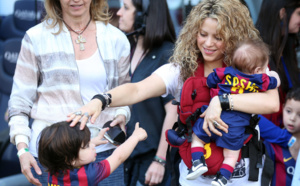 PHOTOS Shakira : avec Milan &amp; Sasha, première supportrice de Gerard Piqué